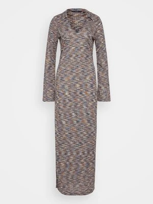 Długa sukienka Vero Moda Tall