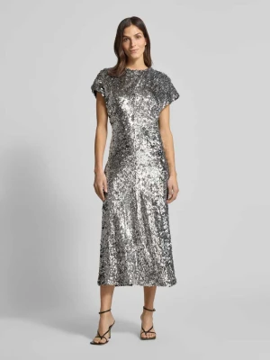 Długa sukienka z cekinowym obszyciem i obszyciem ozdobnymi kamieniami Rich & Royal