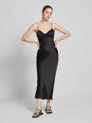 Długa sukienka z cienkimi ramiączkami model ‘Linn’ Gina Tricot