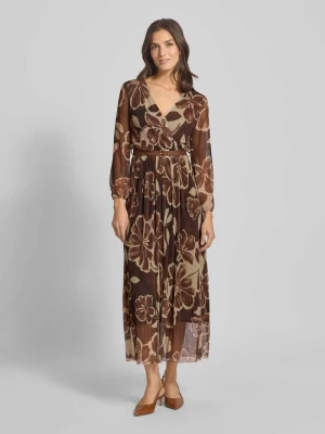 Długa sukienka z dekoltem w serek ZABAIONE