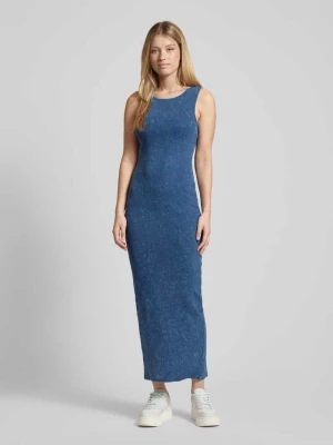 Długa sukienka z drobnym prążkowaniem model ‘VALERIE’ Only