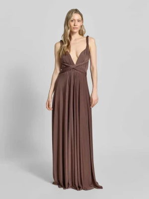 długa sukienka z głębokim dekoltem w serek Rose Avenue