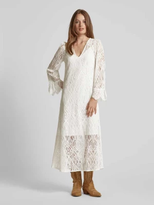 Długa sukienka z koronką szydełkową model ‘AVERA’ YAS