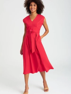 Długa sukienka z ozdobnym wiązaniem czerwona Greenpoint
