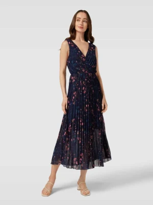 Długa sukienka z plisami Apricot