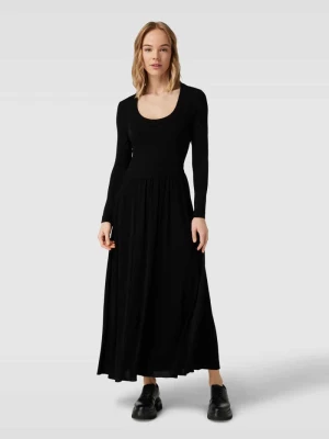 Długa sukienka z plisami model ‘DIANE’ Ivy Oak