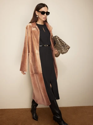 Długi beżowy płaszcz ze skóry merino TARANKO