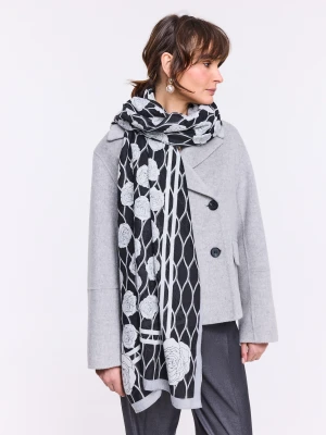 Długi czarny szal w białe róże TARANKO