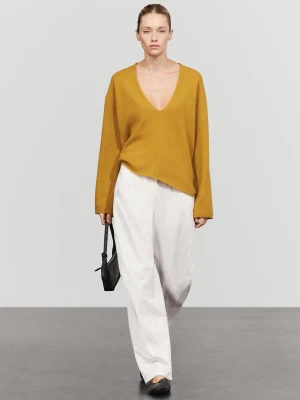 Długi Sweter Z Detalami Przy Dekolcie - Żółty Musztardowy - Massimo Dutti - Female