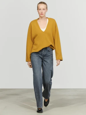 Długi Sweter Z Detalami Przy Dekolcie - Żółty Musztardowy - Massimo Dutti - Female