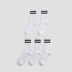 Długie białe skarpetki z czarnymi paskami 5-pak House