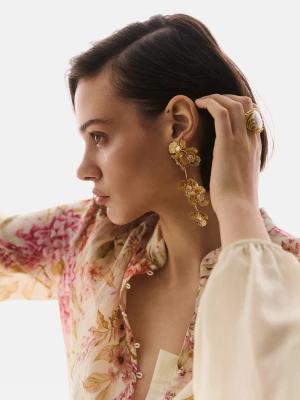 Długie pozłacane kolczyki z ozdobnymi kwiatami TARANKO