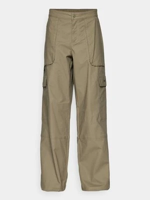 Długie spodnie trekkingowe Columbia