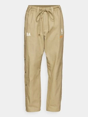 Długie spodnie trekkingowe Nike Performance