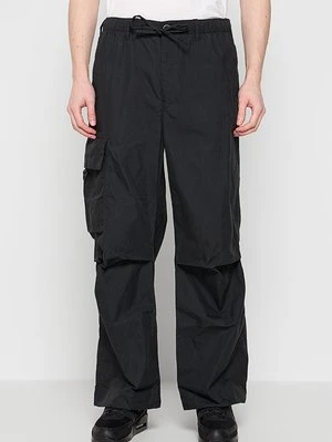 Długie spodnie trekkingowe Nike Sportswear