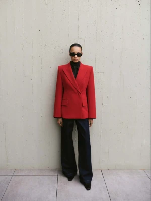 Dopasowana dwurzędowa marynarka czerwony - Kobieta - - MANGO