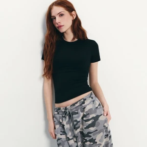 Dopasowana koszulka ULTRAFLEX z okrągłym dekoltem czarna House