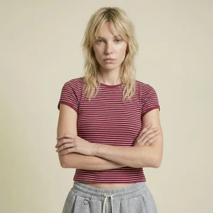 Dopasowana koszulka w paski czerwona House