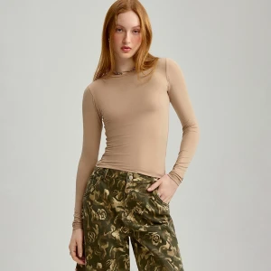 Dopasowana koszulka z długim rękawem beżowa House