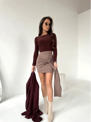 Dopasowana spódnica mini z wiązaniem MIRJA - czekoladowa  magmac 