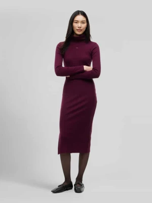 Dopasowana sukienka casualowa z mieszanki bawełny Tommy Jeans Bordowy