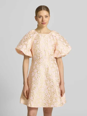 Dopasowana sukienka koktajlowa z wzorem na całej powierzchni model 'NORA' Vero Moda