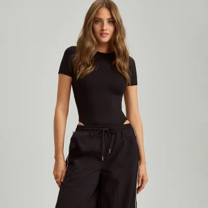 Dopasowane body z gładkiej dzianiny ULTRAFLEX czarne House