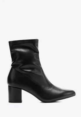 Dopasowane damskie botki na słupku czarne Wittchen