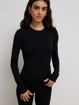 Dopasowany top z długim rękawem w kolorze TOTALLY BLACK - PRETO-XL Marsala