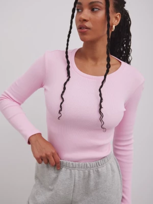 Dopasowany top z długim rękawem z prążkowanej dzianiny w kolorze CANDY PINK - MOODY-XL Marsala