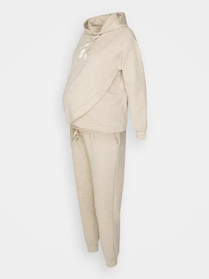 Dres Anna Field MAMA