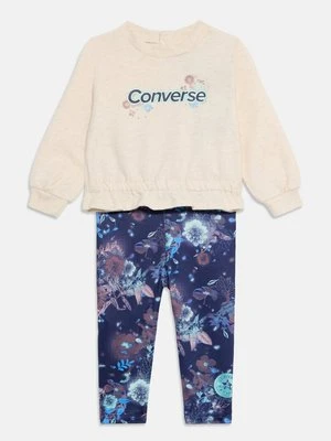 Dres Converse