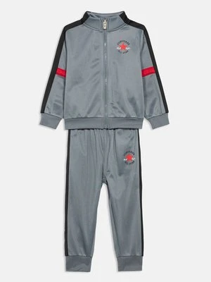 Dres Converse
