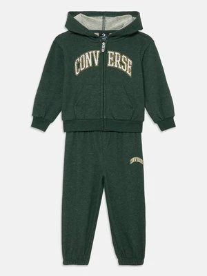 Dres Converse