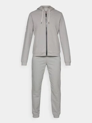 Dres EA7 Emporio Armani