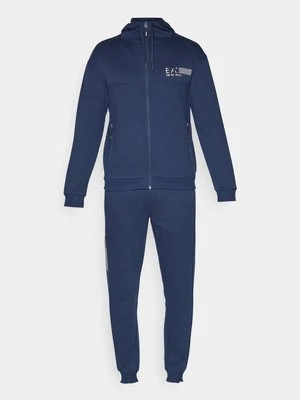 Dres EA7 Emporio Armani