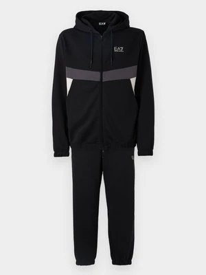 Dres EA7 Emporio Armani