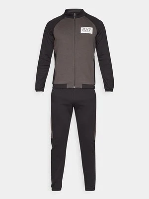 Dres EA7 Emporio Armani