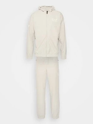 Dres EA7 Emporio Armani