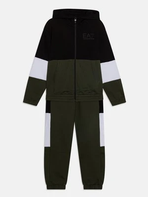 Dres EA7 Emporio Armani