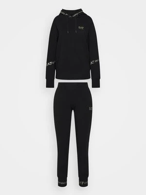 Dres EA7 Emporio Armani