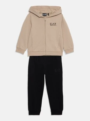 Dres EA7 Emporio Armani