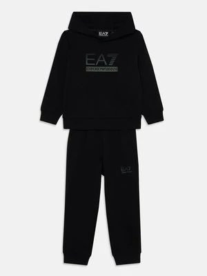 Dres EA7 Emporio Armani