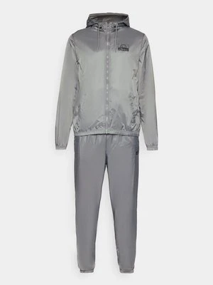 Dres Ellesse