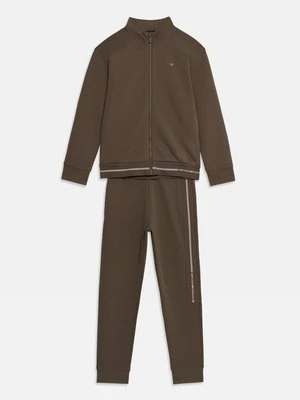Dres Emporio Armani