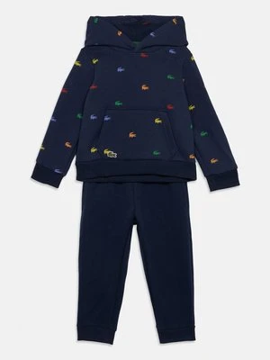 Dres Lacoste