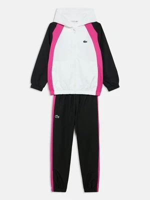 Dres Lacoste