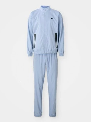 Dres Lacoste