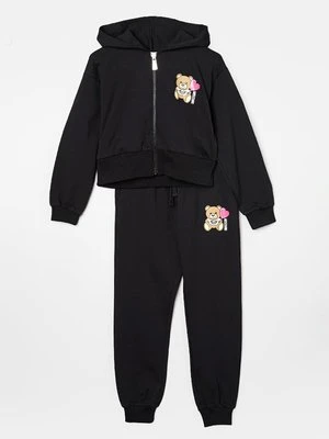 Dres Moschino