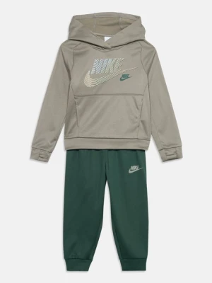 Dres Nike